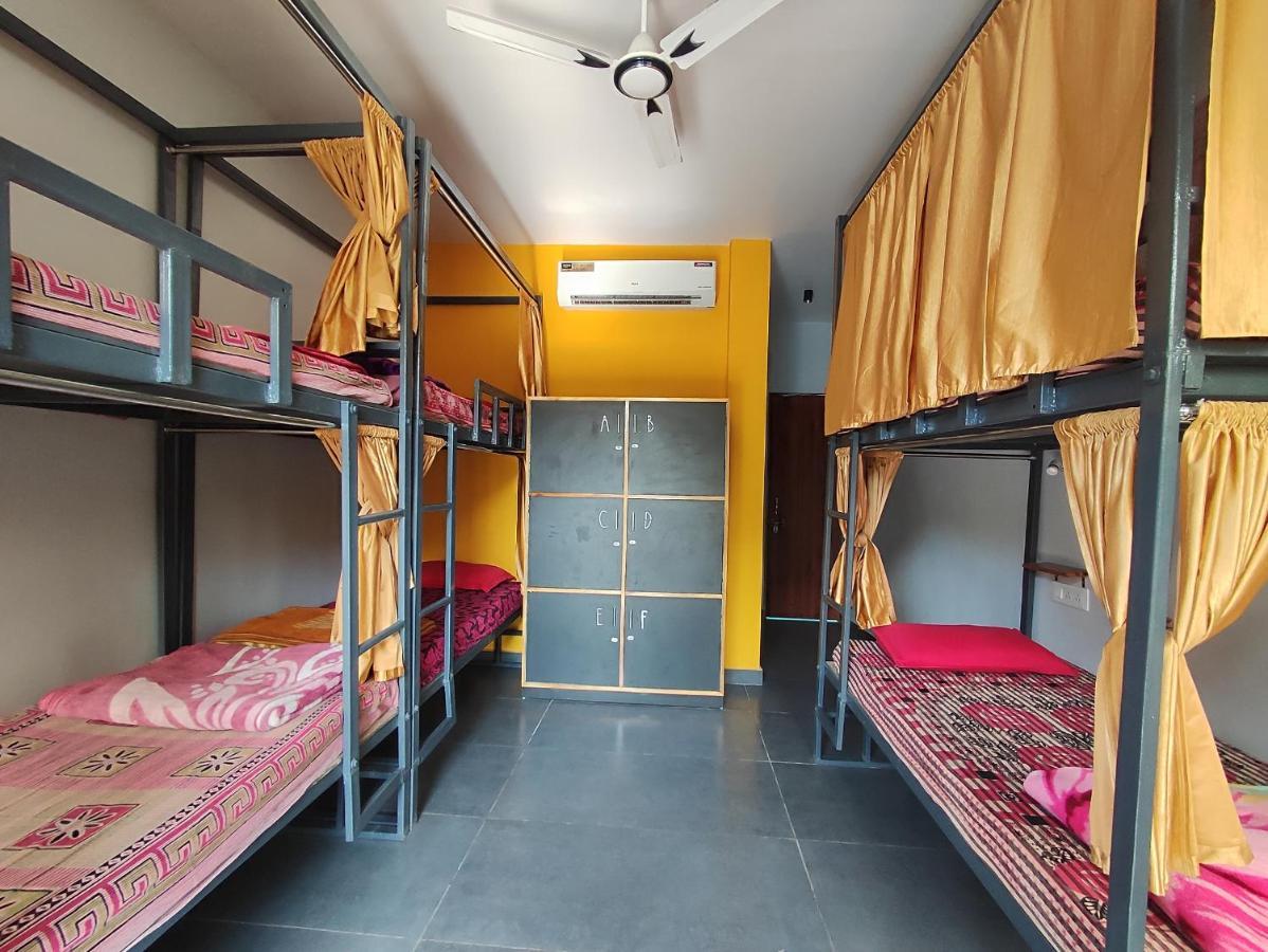 Indian Culture Hostel Risikés Kültér fotó