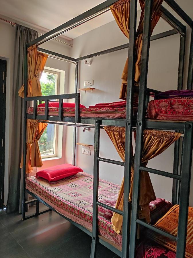 Indian Culture Hostel Risikés Kültér fotó